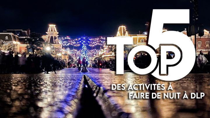 Cette image a été prise de nuit à Disneyland Paris et comporte le titre de l'article.