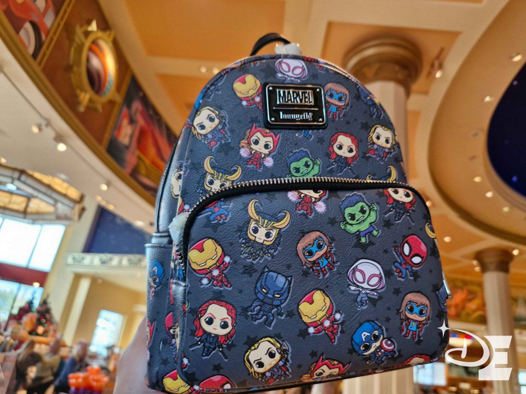 Idée n°8 de cadeau de Noël à Disneyland Paris : un Loungefly