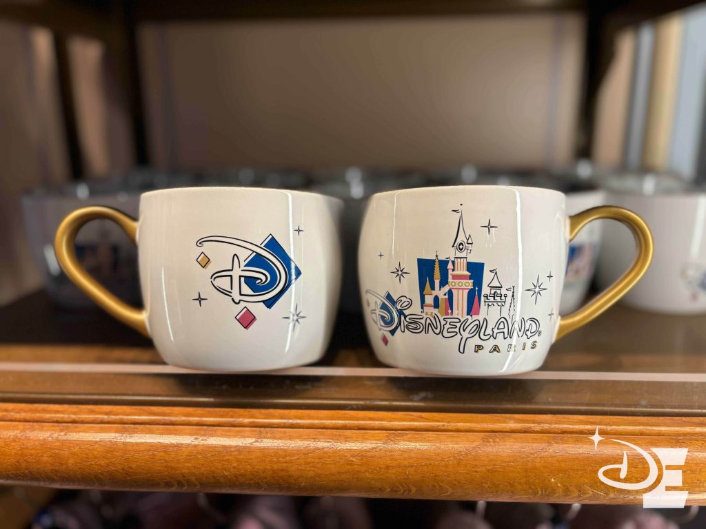 Idée n°5 de cadeau de Noël à Disneyland Paris : une tasse