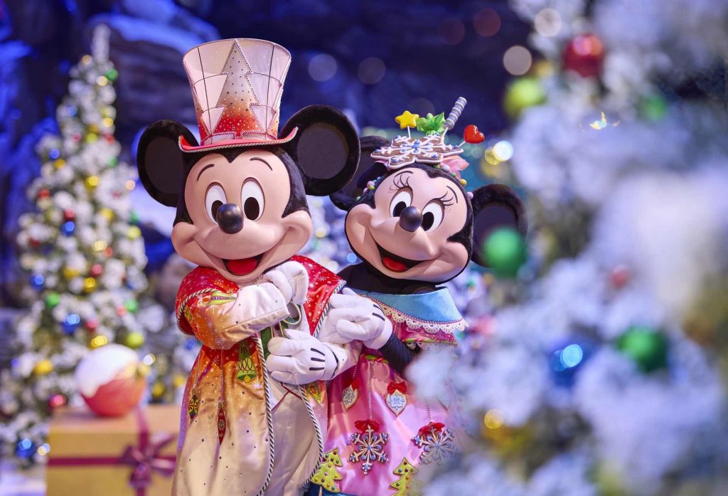 Mickey et Minnie en tenue de Noël 