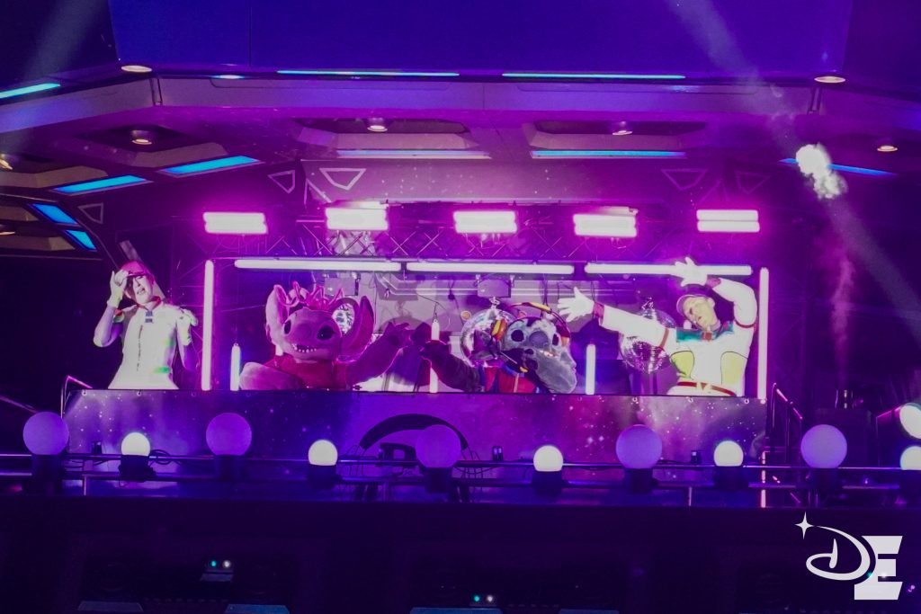 Stitch et Angel en DJ pour le Nouvel An à Disneyland Paris