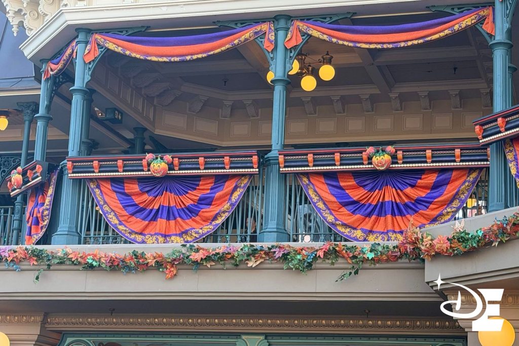 Halloween 2026 : Les draperies sur Main Street Station U.S.A.