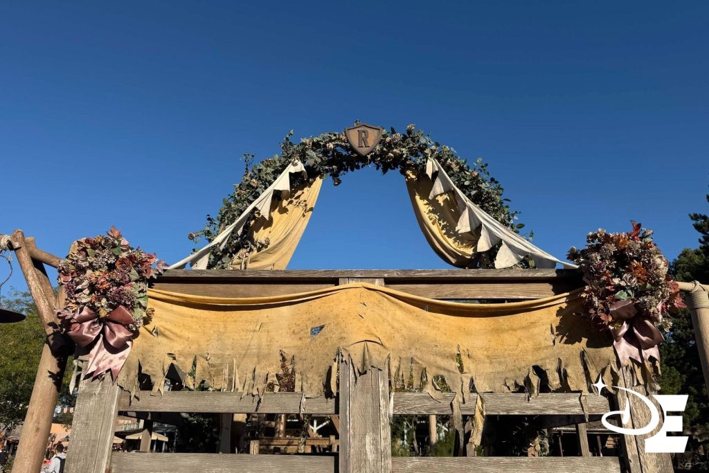Halloween 2026 : arche de mariage des Ravenswood