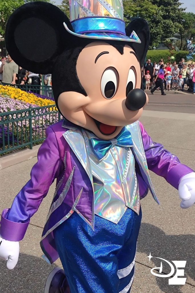 Mickey en tenue des 30 ans