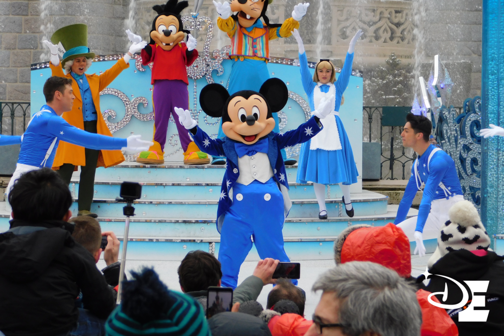 Mickey dans sa tenue des 25 ans
