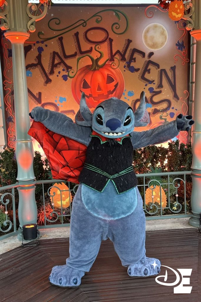 Stitch en costume de vampire 